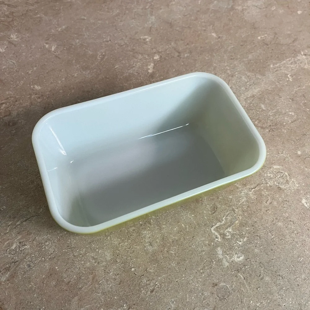 Vintage Pyrex Verde Refrigerator Dish
